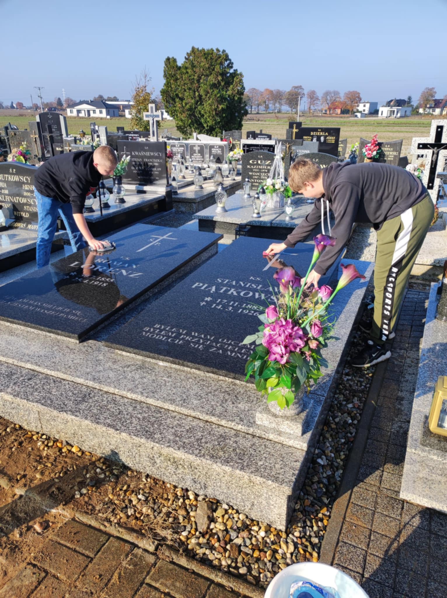 ffeb69f5 b4dc 47b6 b324 8f53f2482880